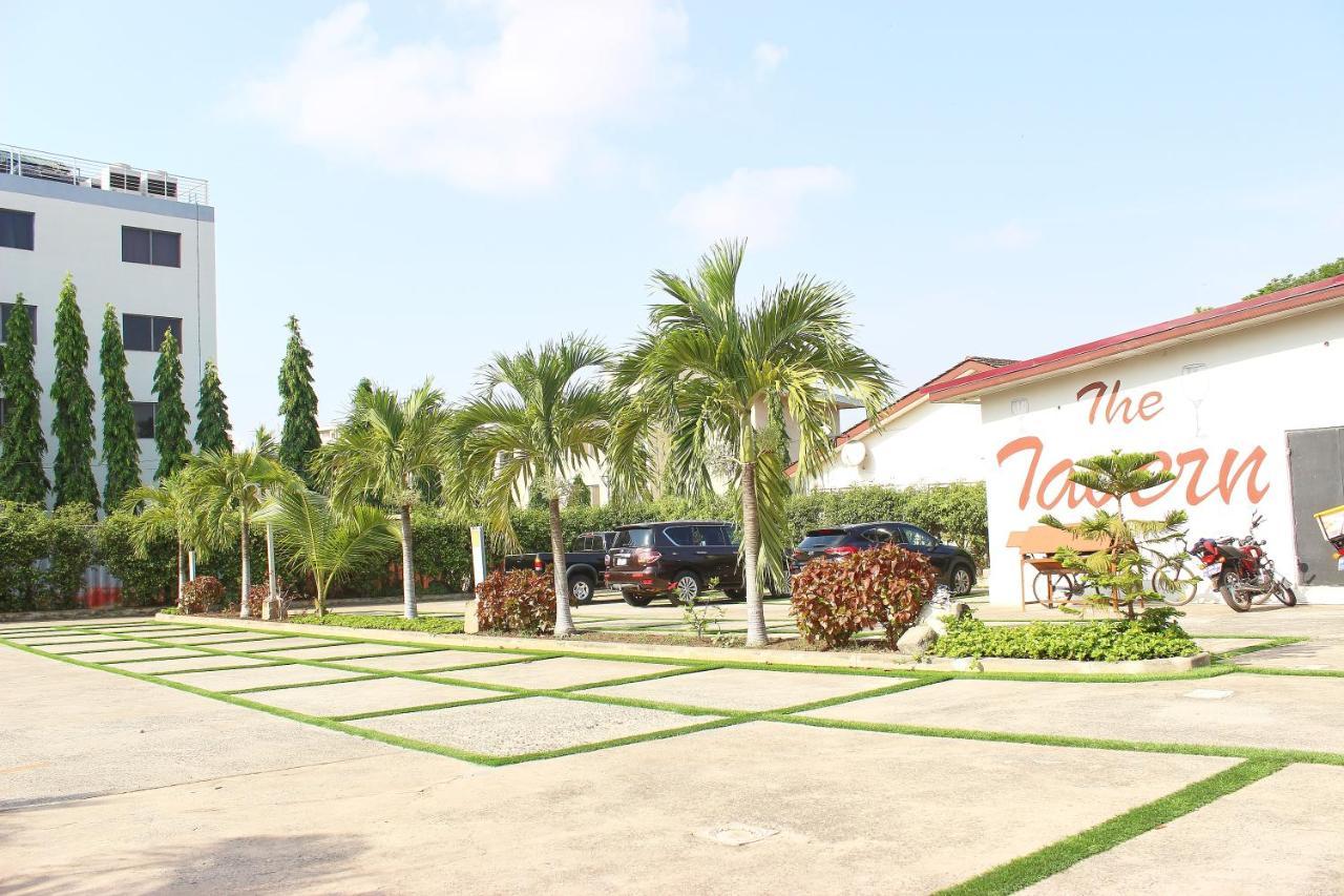 The Congress Hotel Accra Exterior photo
