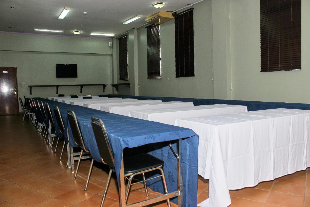 The Congress Hotel Accra Exterior photo