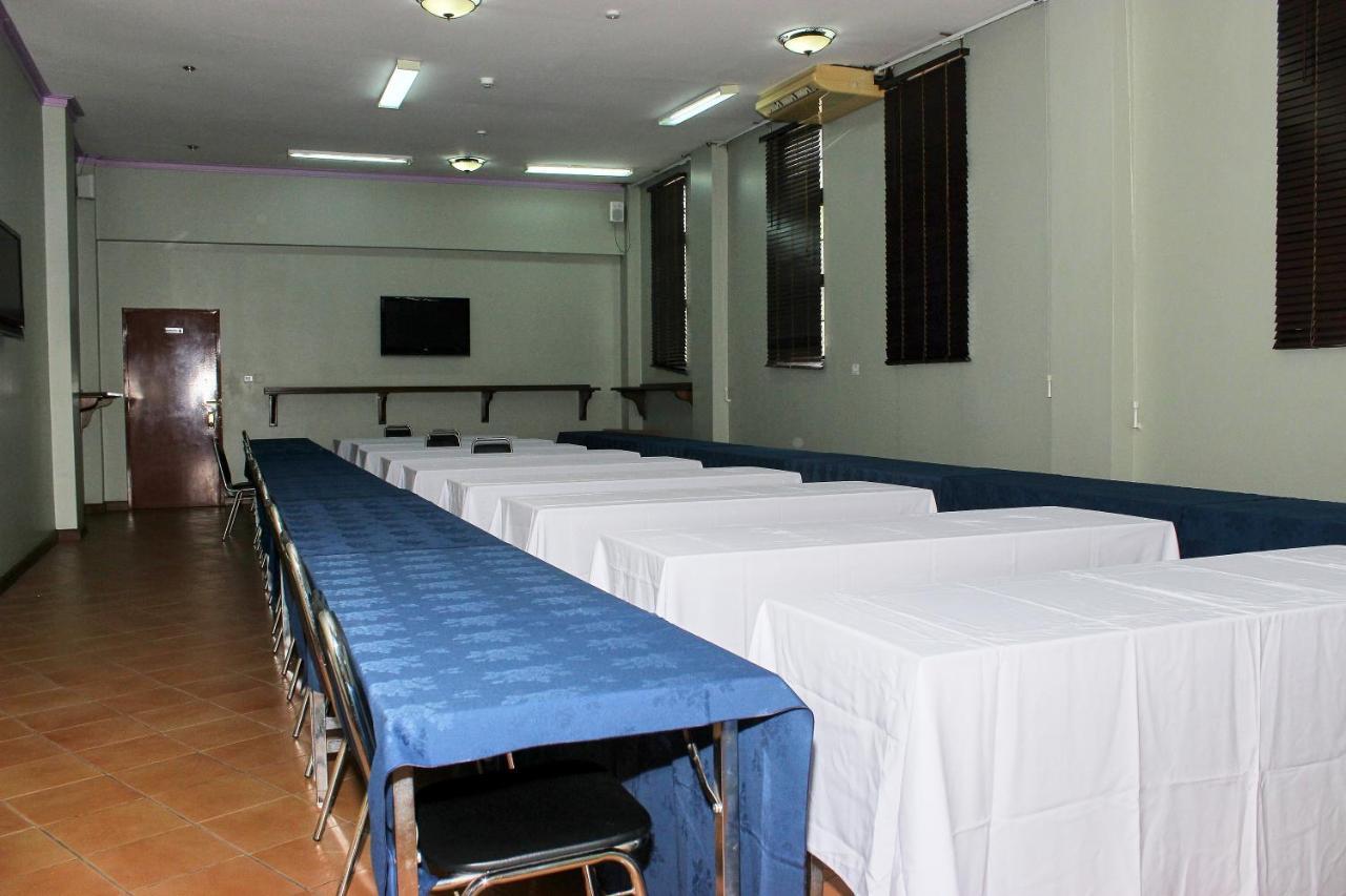 The Congress Hotel Accra Exterior photo